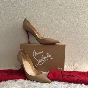Christian Louboutin Beige Pumps